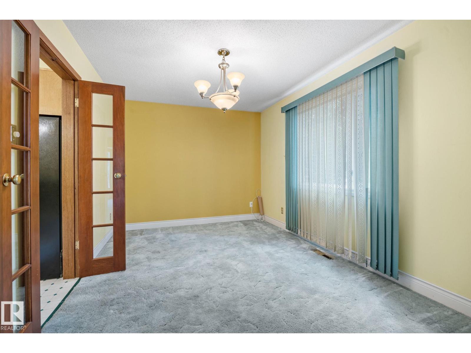 9 GLENVIEW CR — photo 14