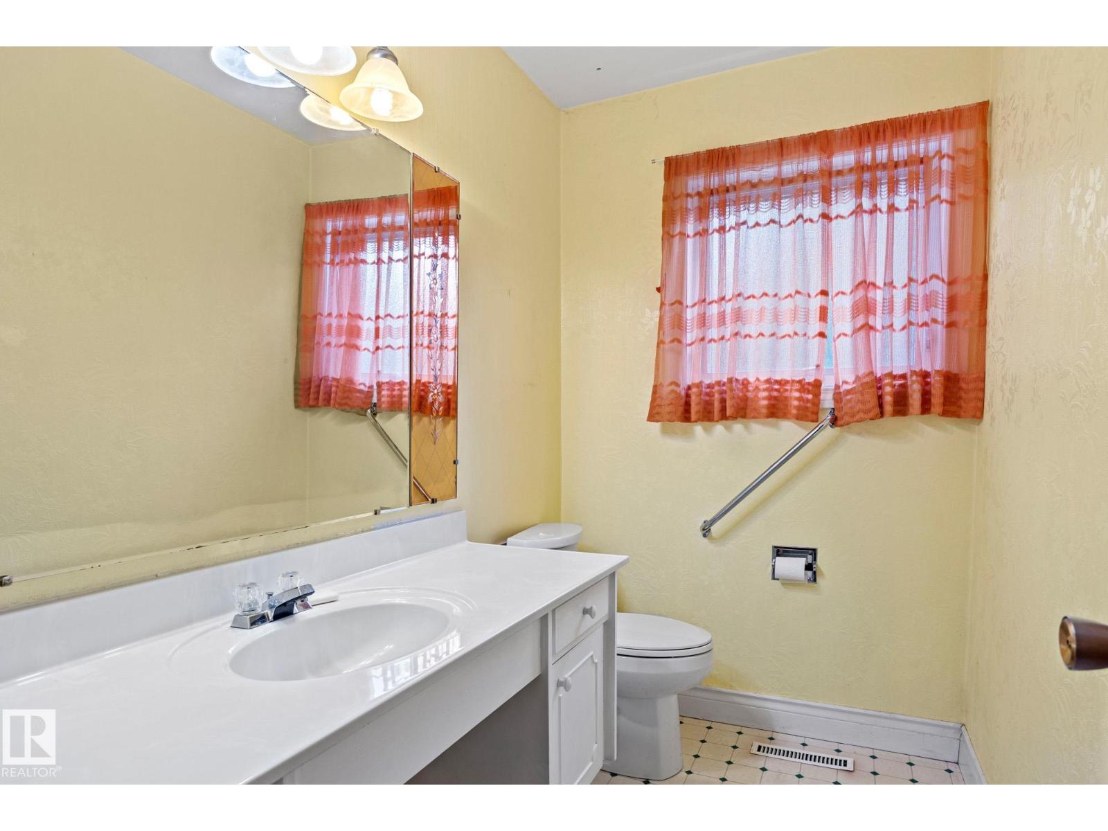 9 GLENVIEW CR — photo 16