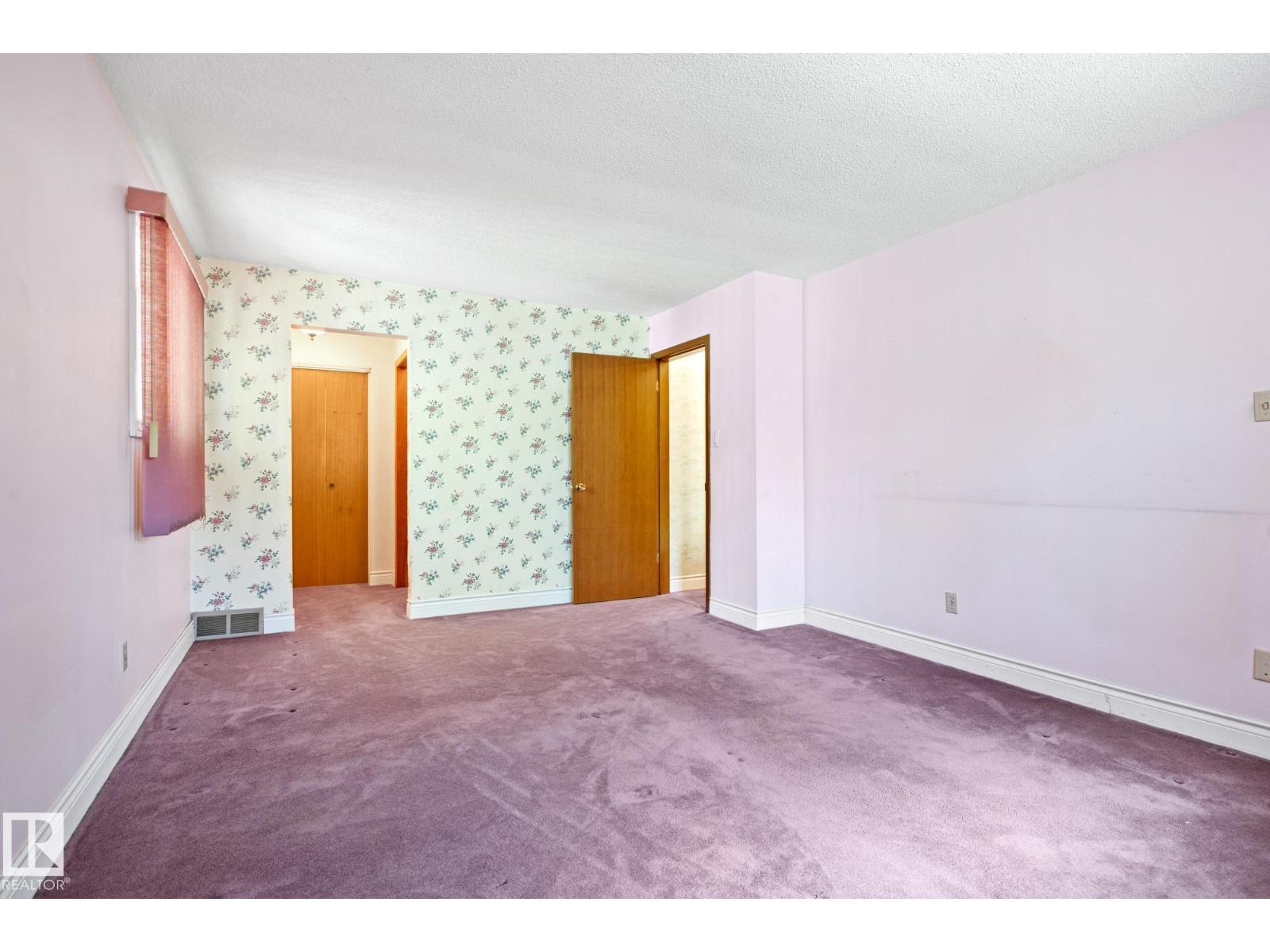 9 GLENVIEW CR — photo 18