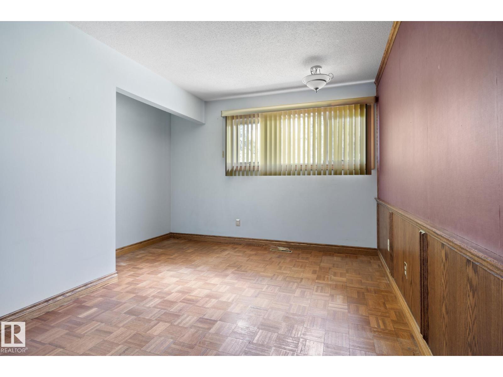 9 GLENVIEW CR — photo 19