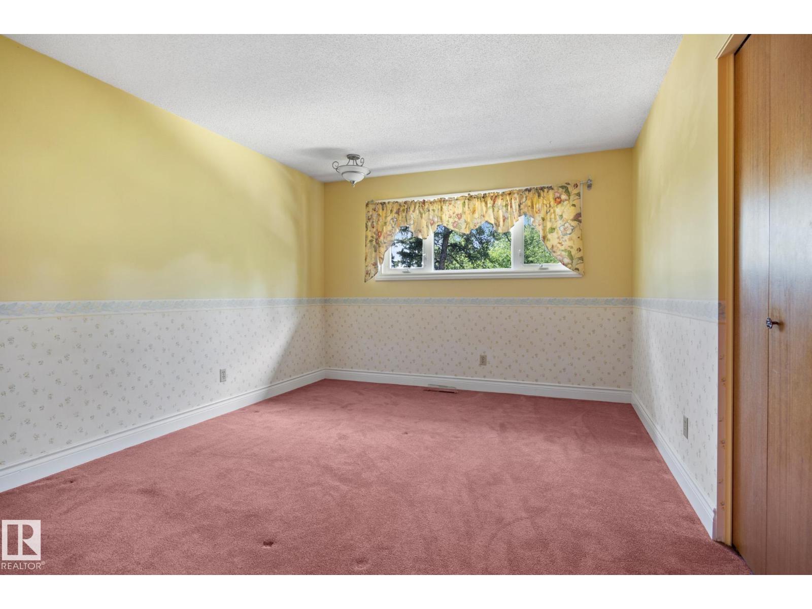 9 GLENVIEW CR — photo 21