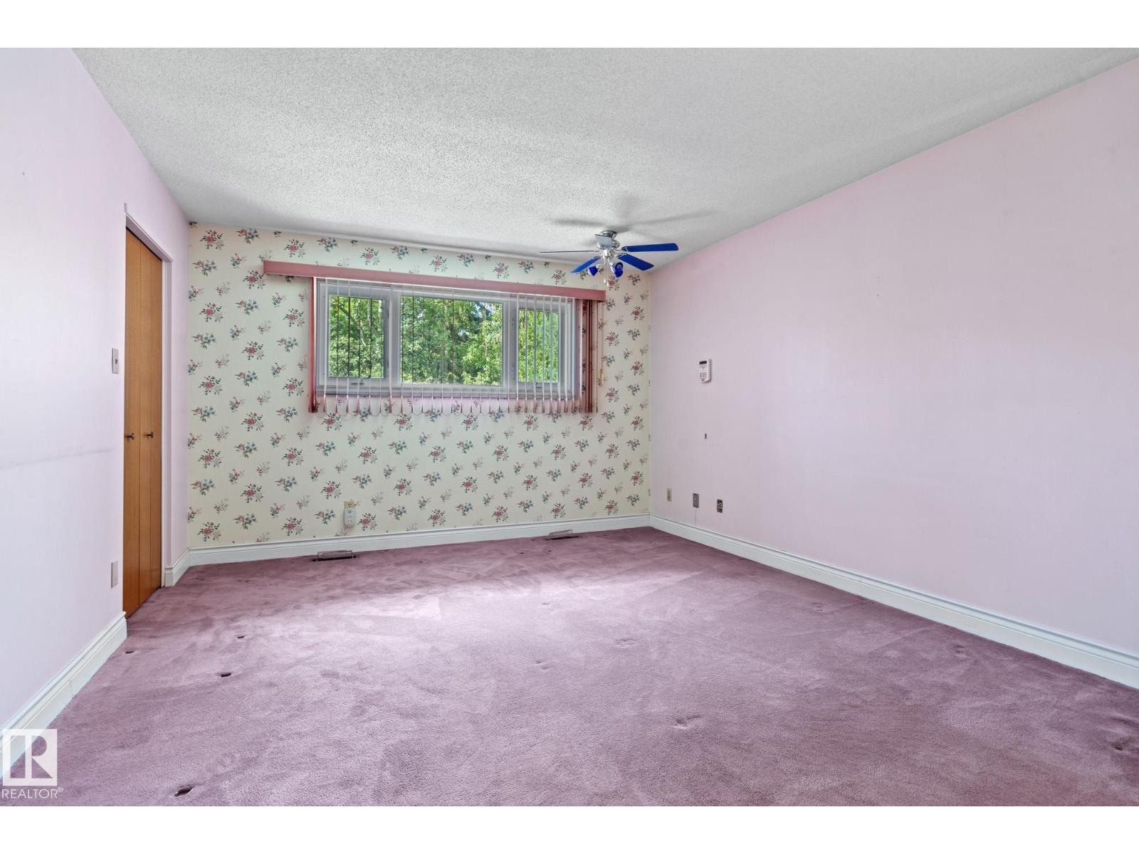 9 GLENVIEW CR — photo 23