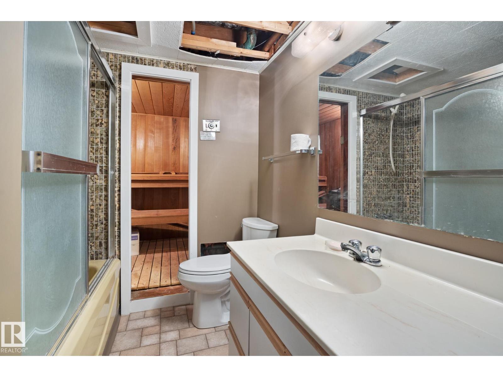 9 GLENVIEW CR — photo 26