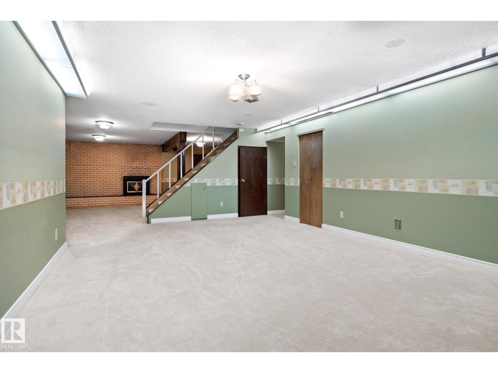 9 GLENVIEW CR — photo 27