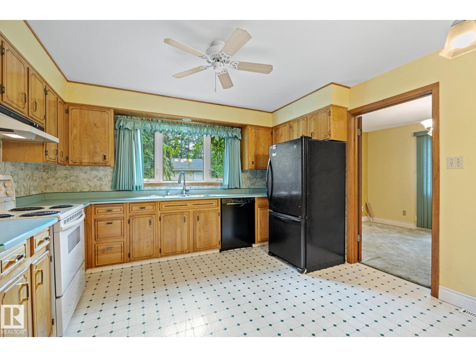 9 GLENVIEW CR — photo 6