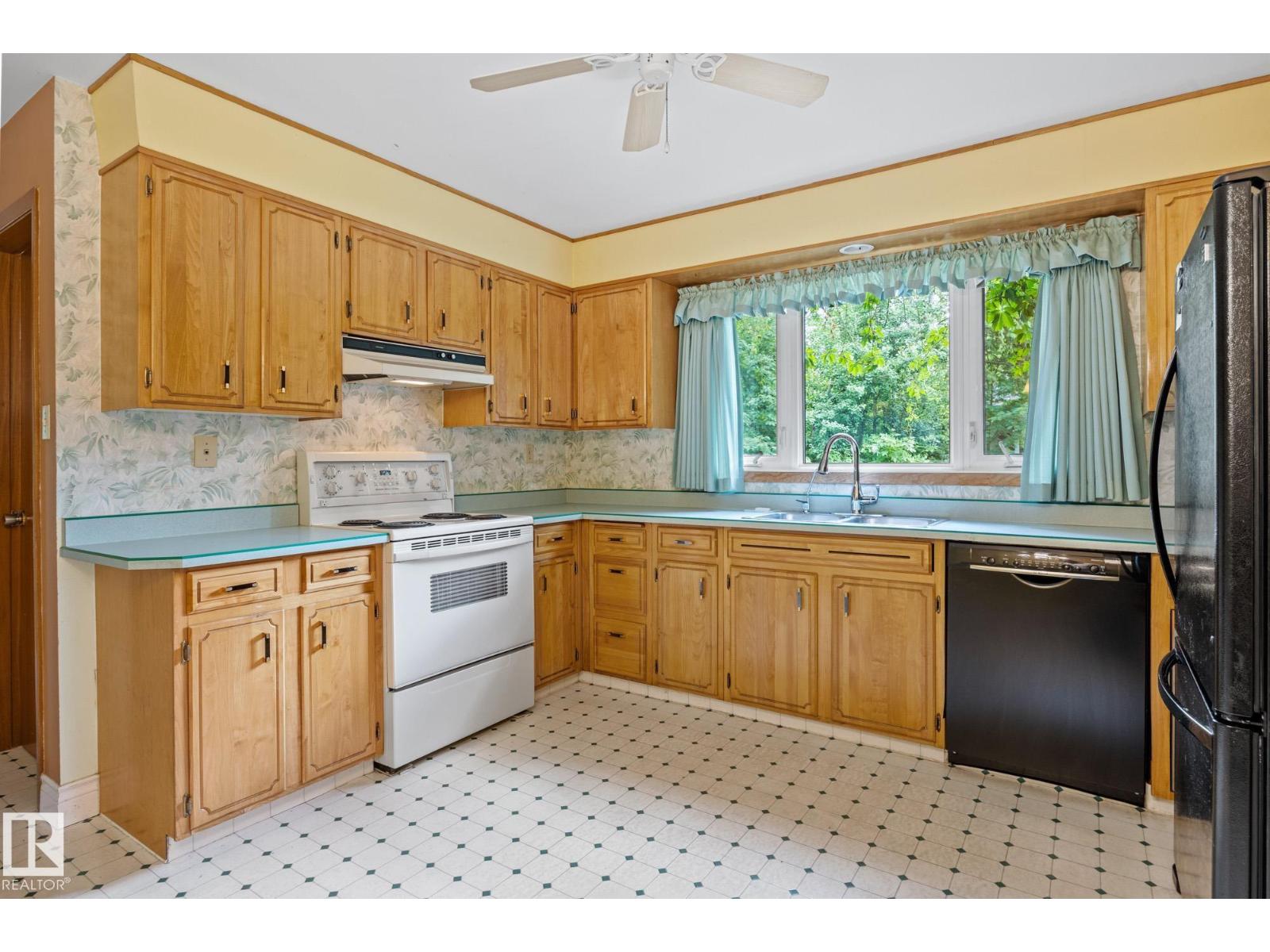9 GLENVIEW CR — photo 7