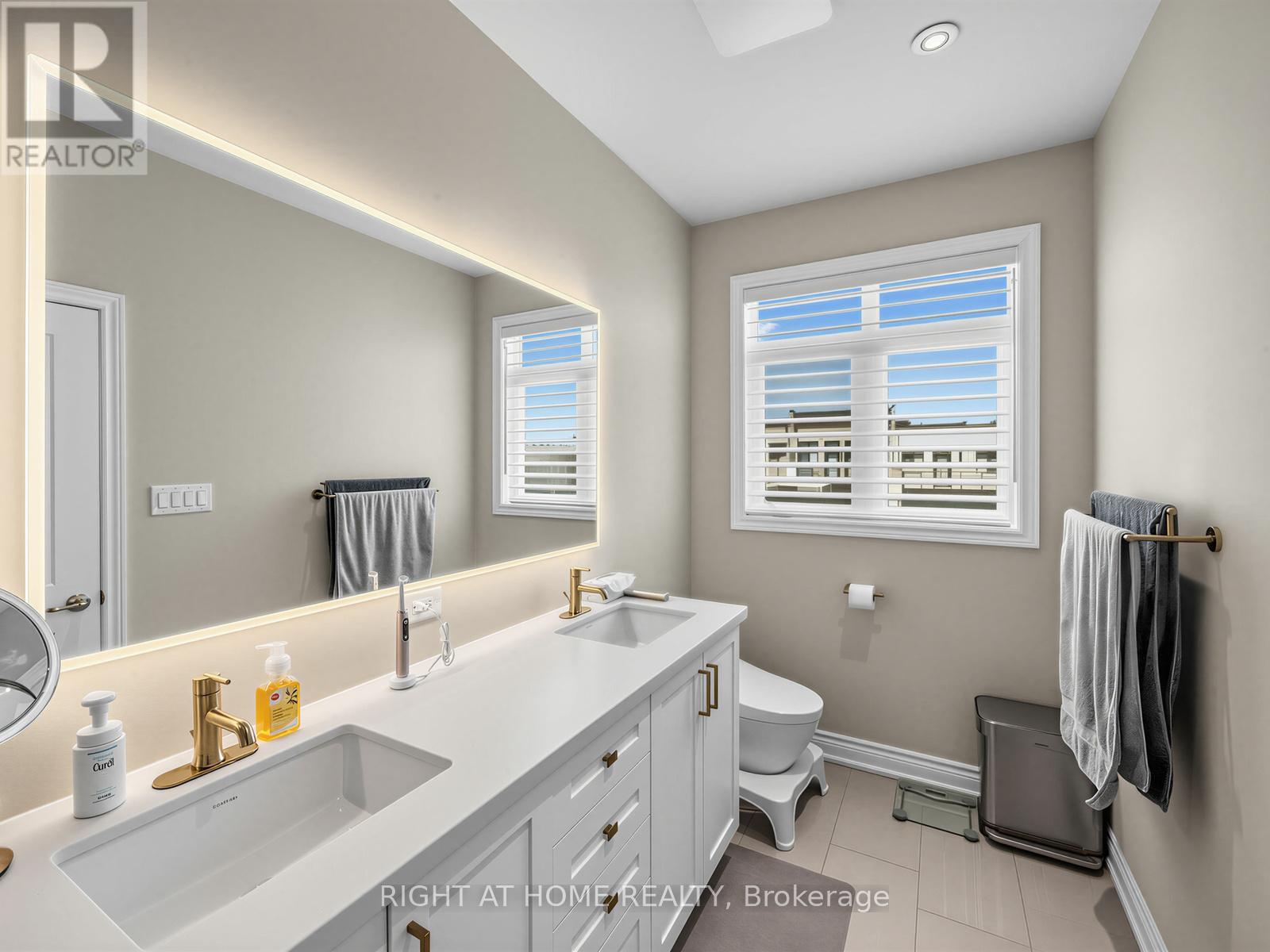 88 CRIMSON FOREST DRIVE - 31