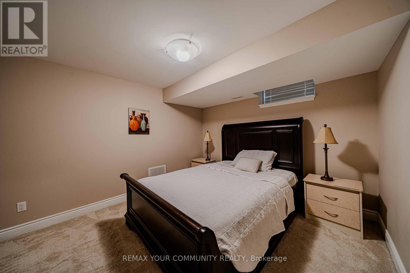 3447 LIPTAY AVENUE - 33