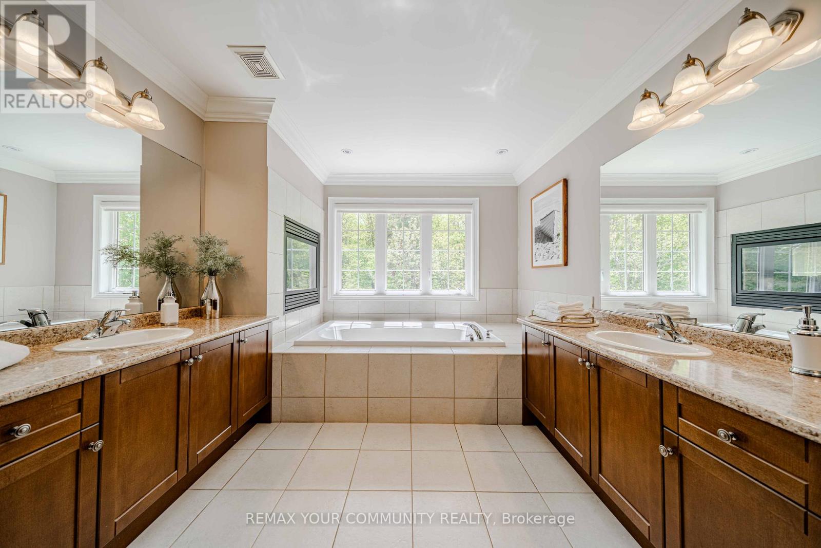 3447 LIPTAY AVENUE - 23
