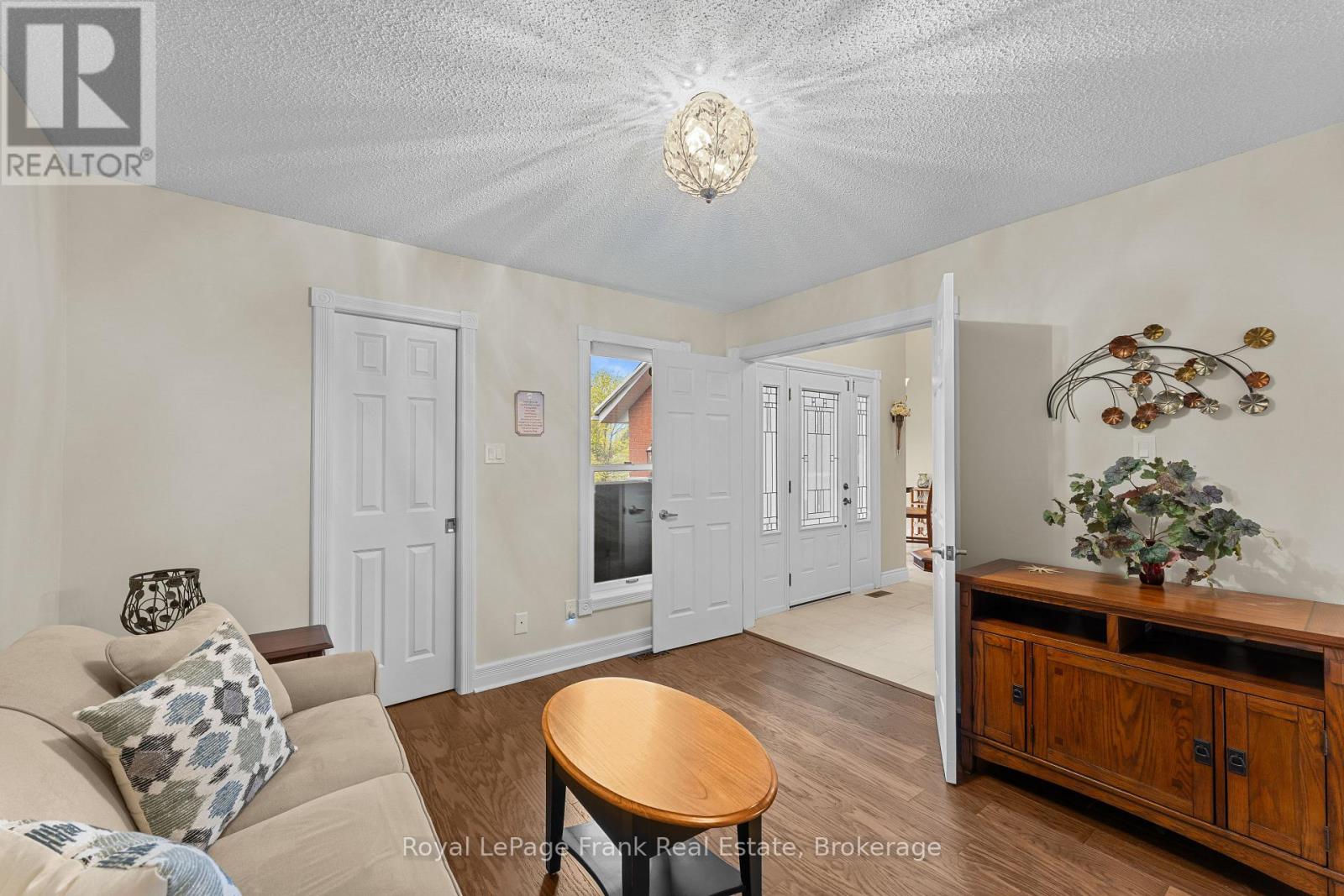 #403 1 SHERWOOD STREET - 27