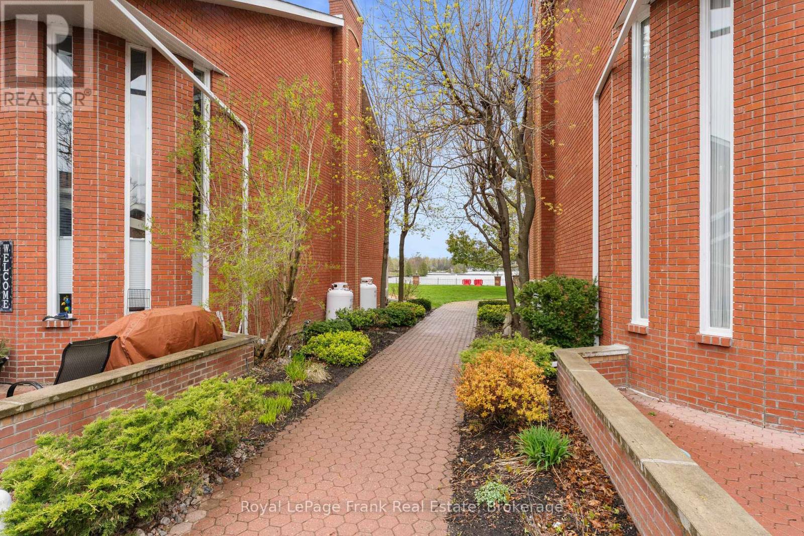 #403 1 SHERWOOD STREET - 41