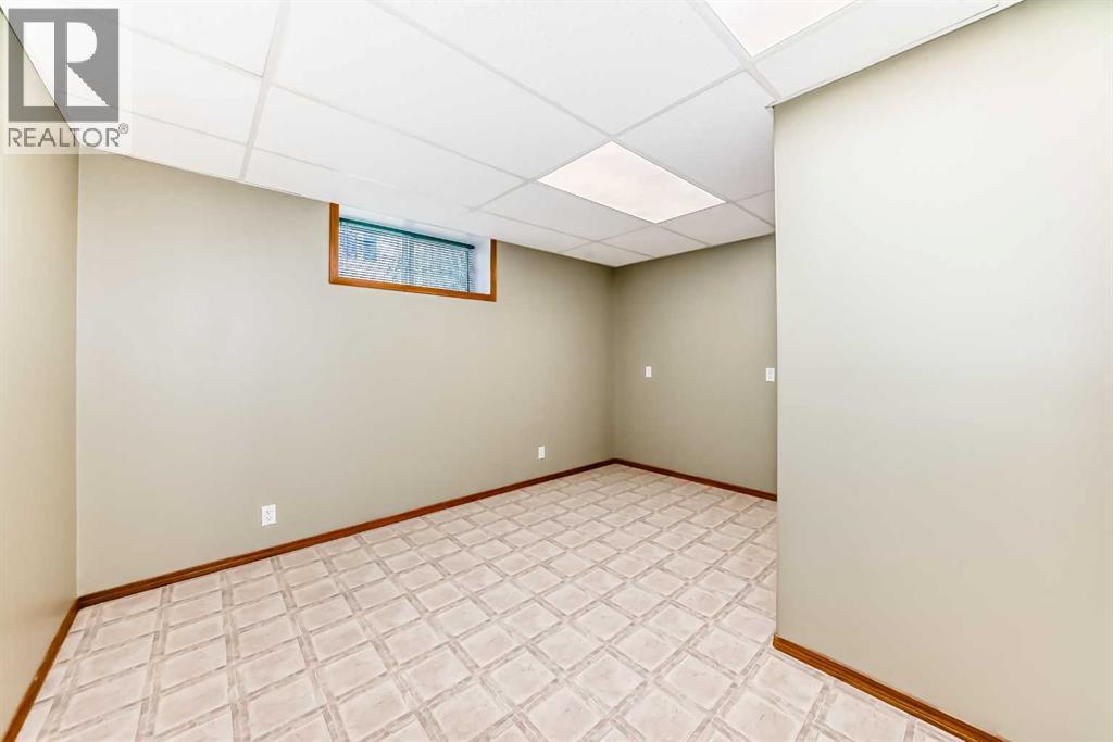 5910 60 Ave — photo 32