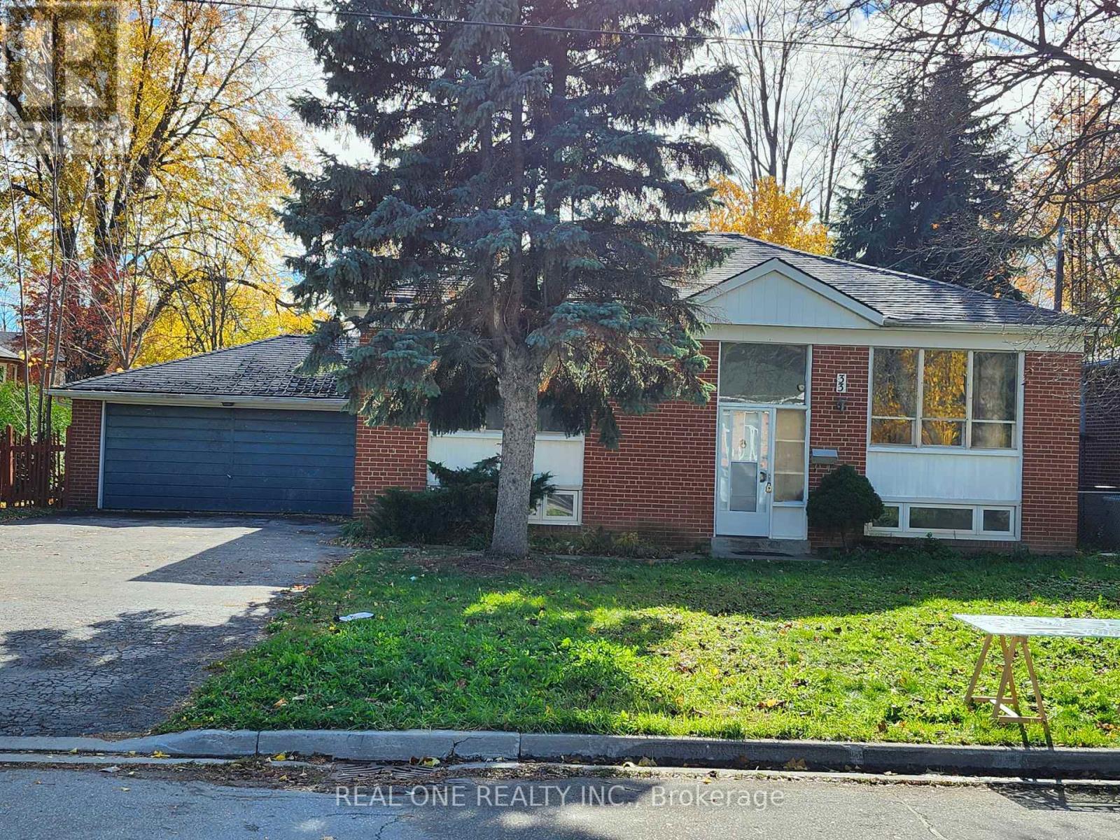 33 URBANDALE AVENUE - 6