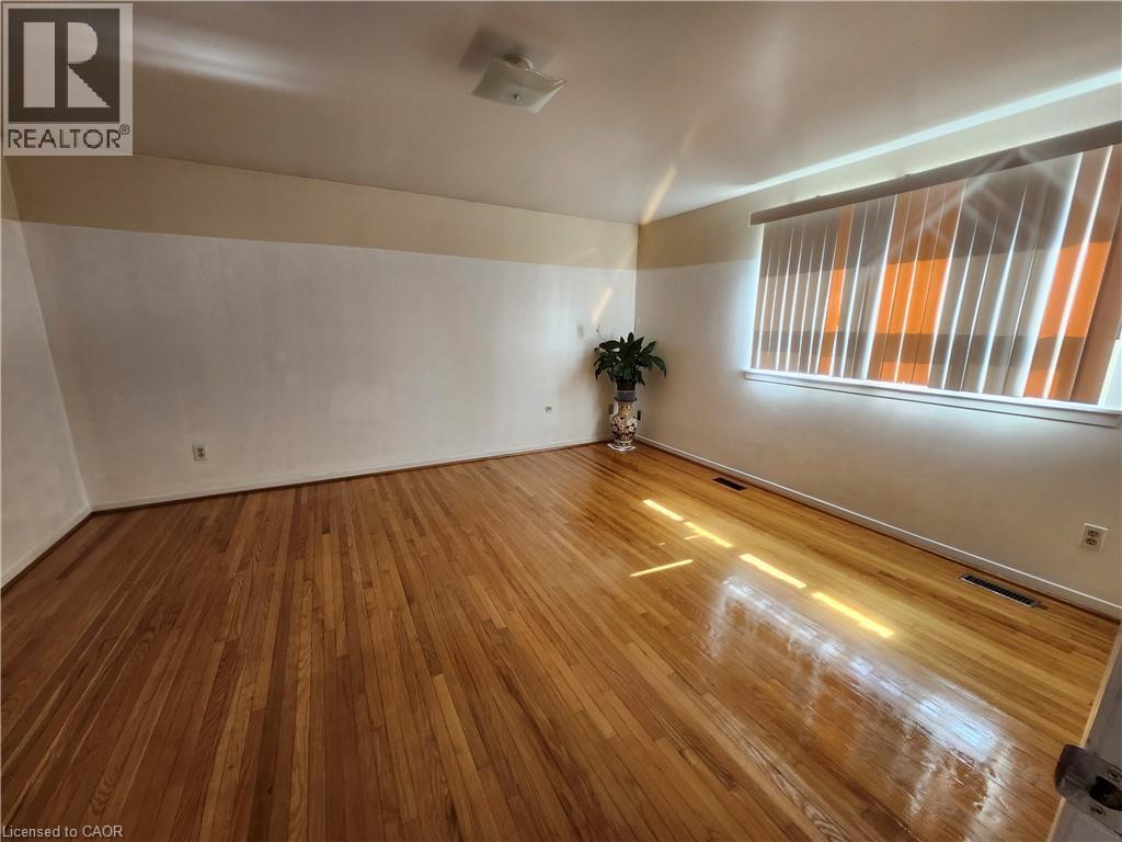 #15 25 GOSFORD Boulevard - 14