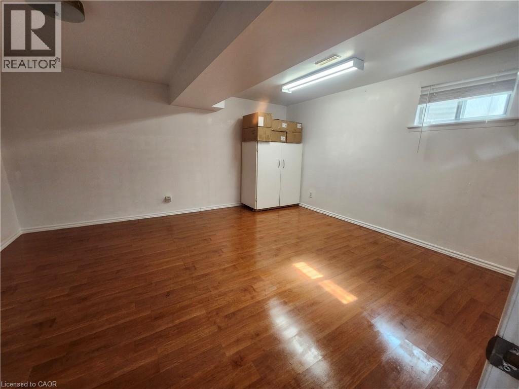 #15 25 GOSFORD Boulevard - 18