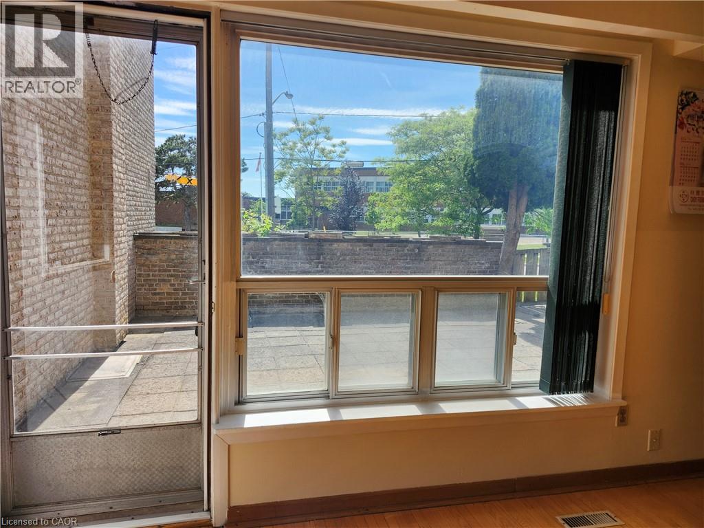 #15 25 GOSFORD Boulevard - 20