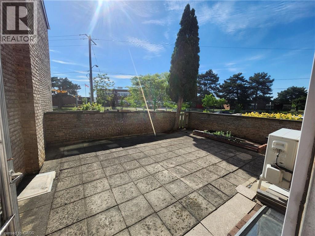 #15 25 GOSFORD Boulevard - 21