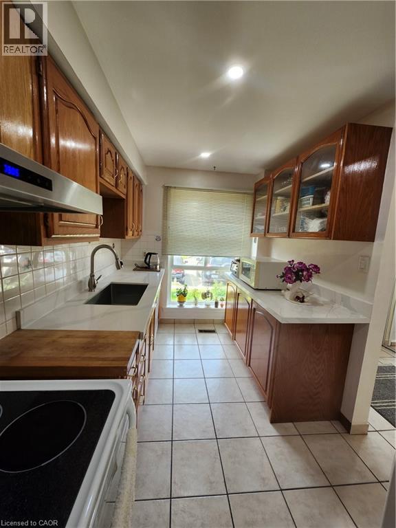 #15 25 GOSFORD Boulevard - 7