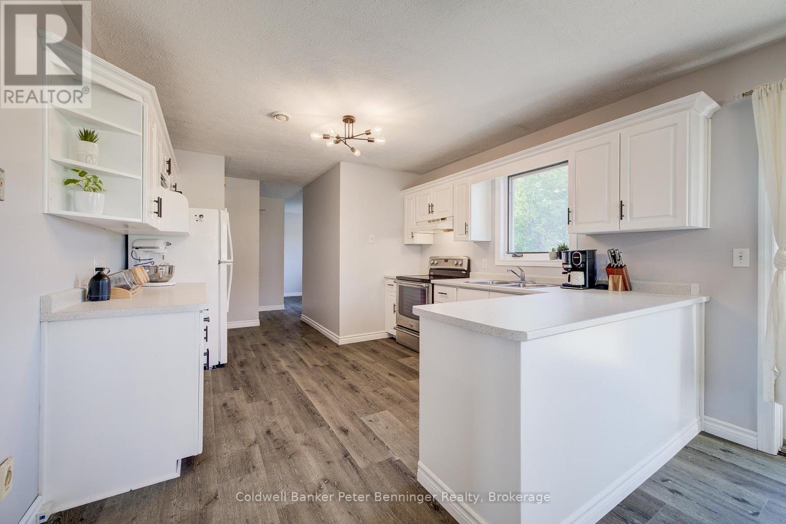 54 ELLEN AVENUE - 12