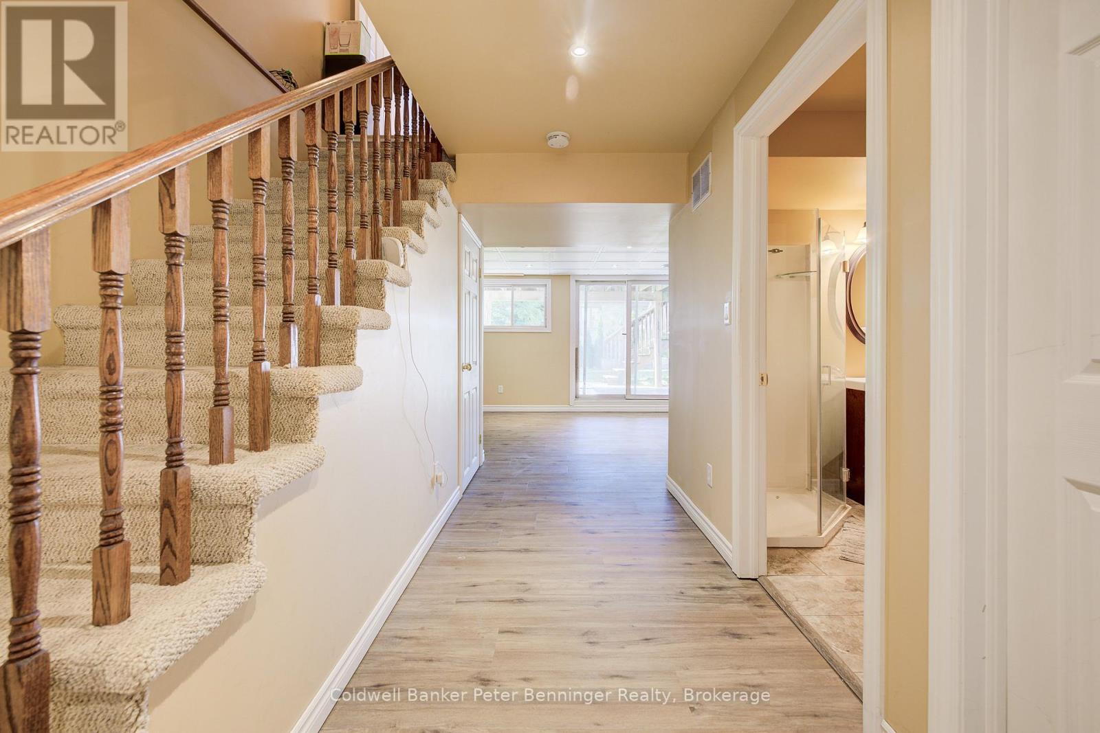 54 ELLEN AVENUE - 27