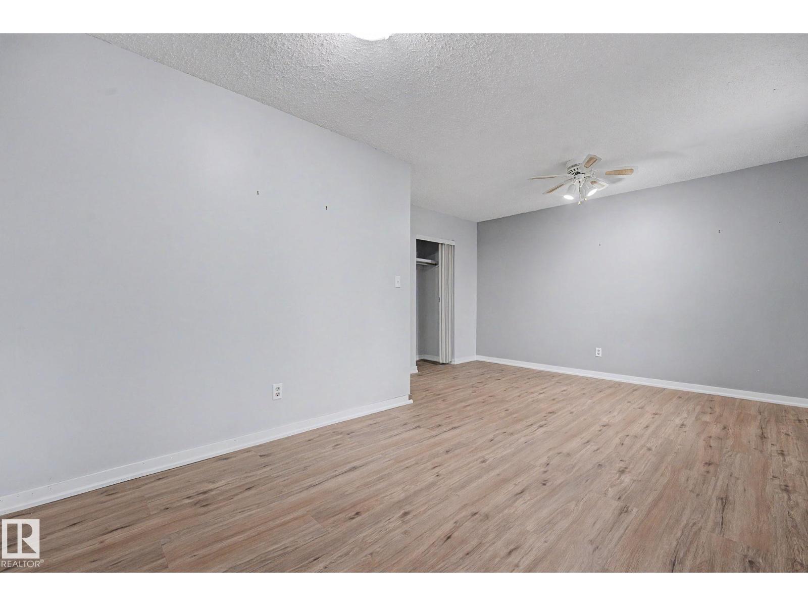 13303 47 ST NW - 32