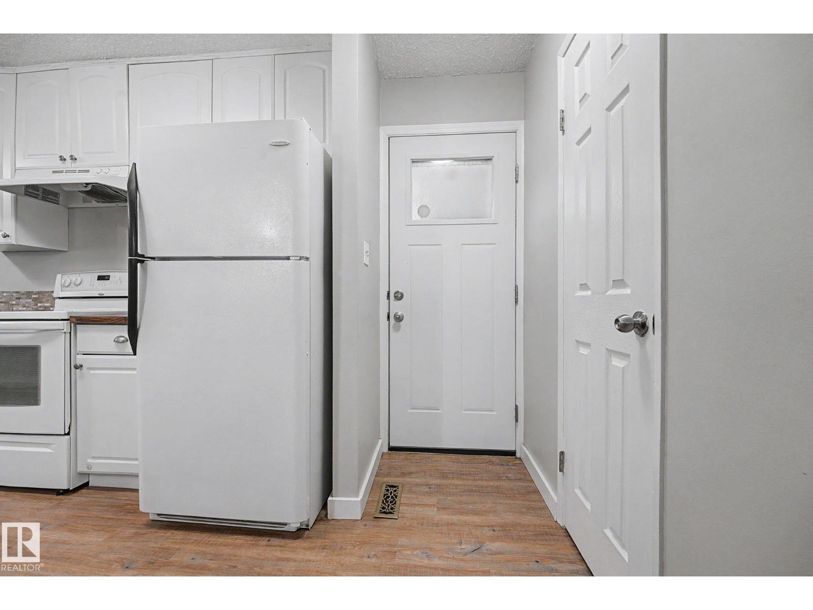 13303 47 ST NW - 6