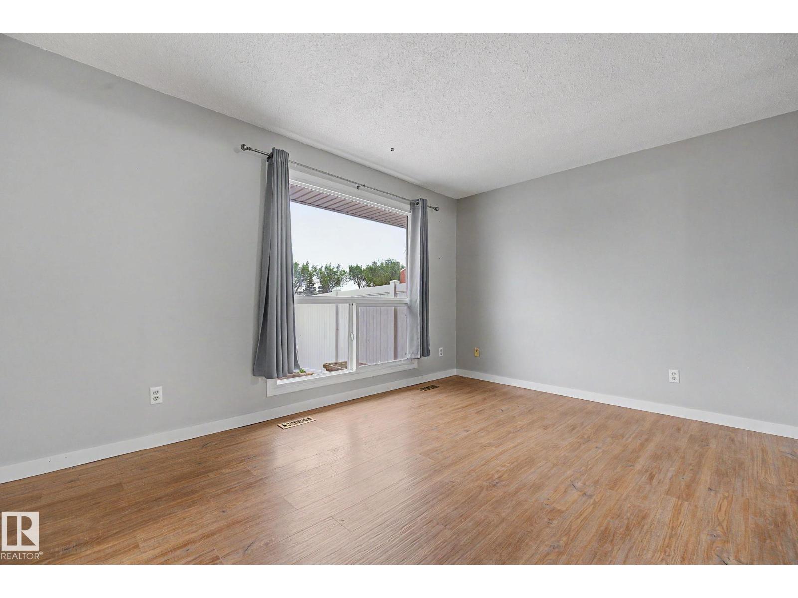 13303 47 ST NW - 8