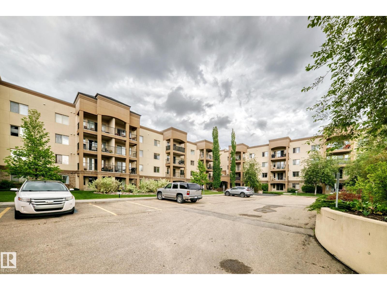#418 400 PALISADES WY - 1