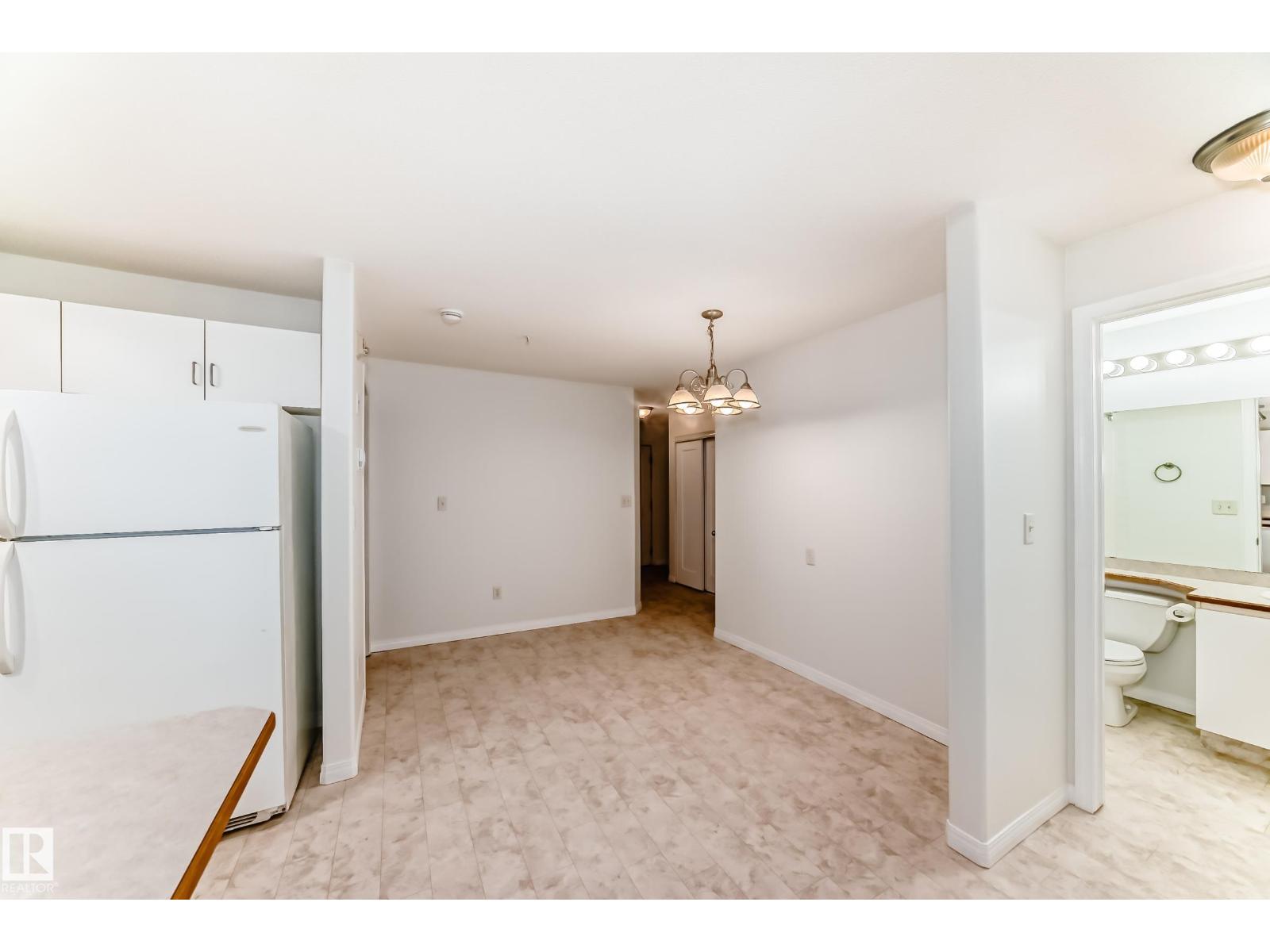 #126 10535 122 ST NW - 23