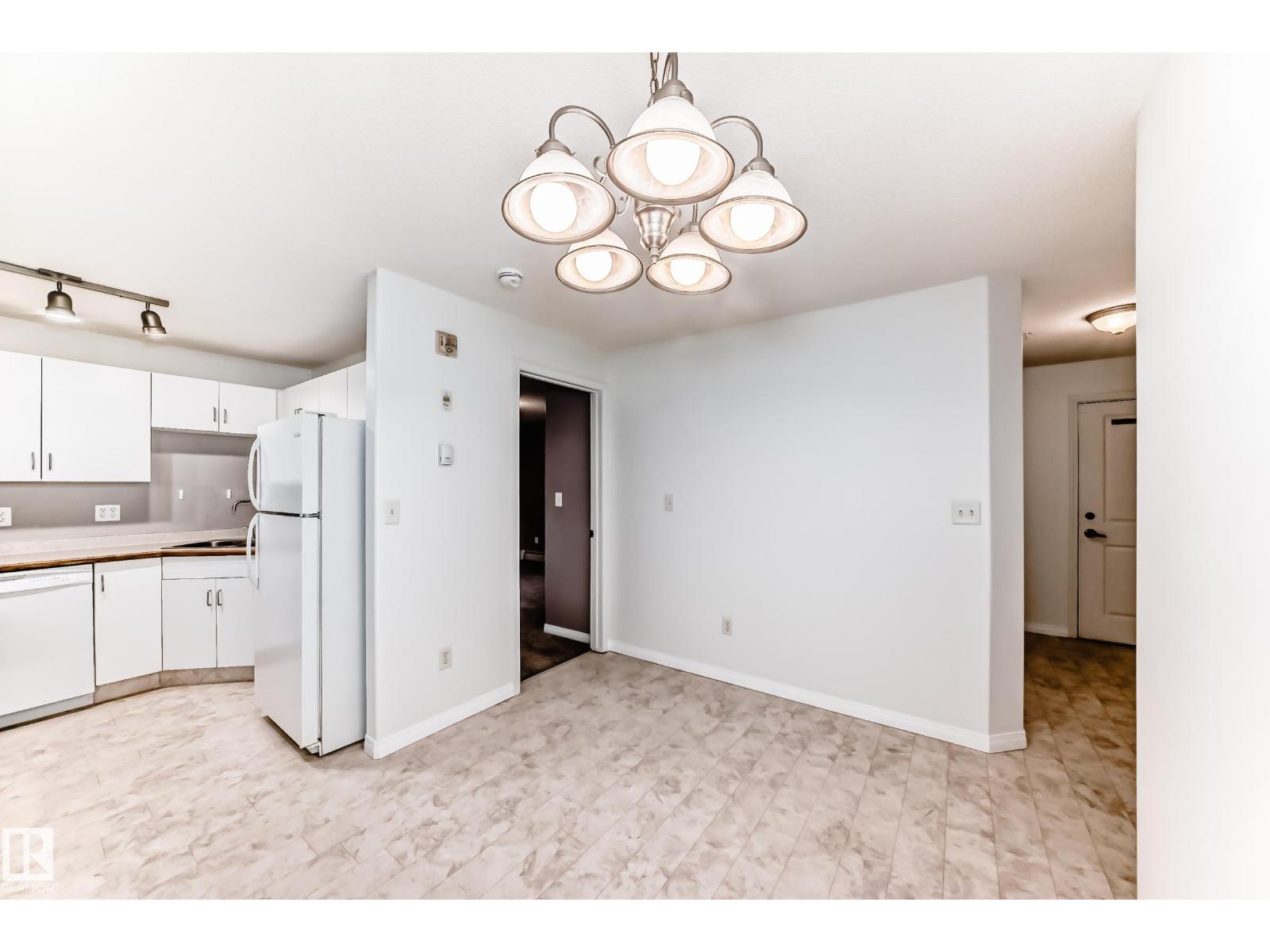 #126 10535 122 ST NW - 25