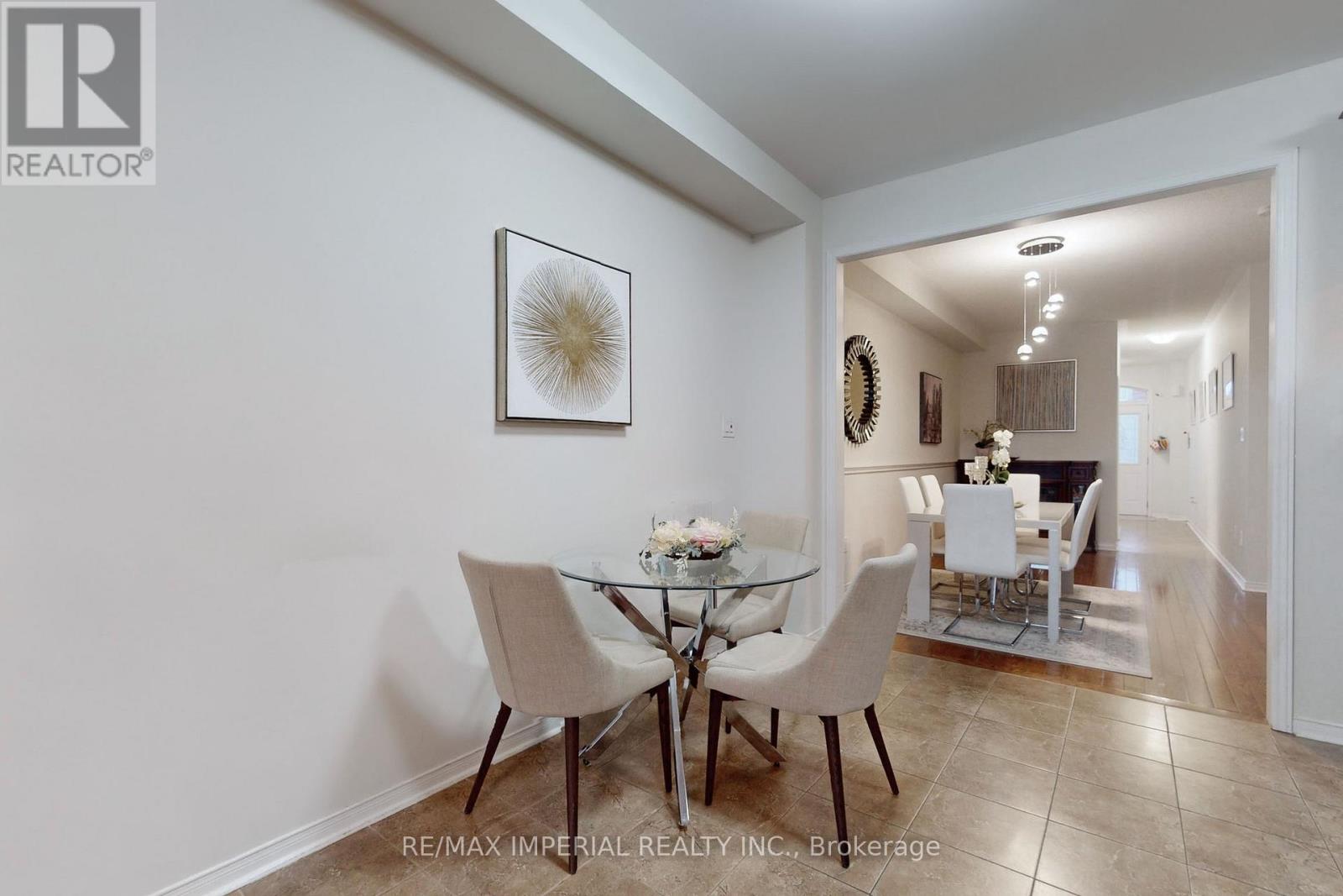 28 SPRUCE PINE CRESCENT - 12