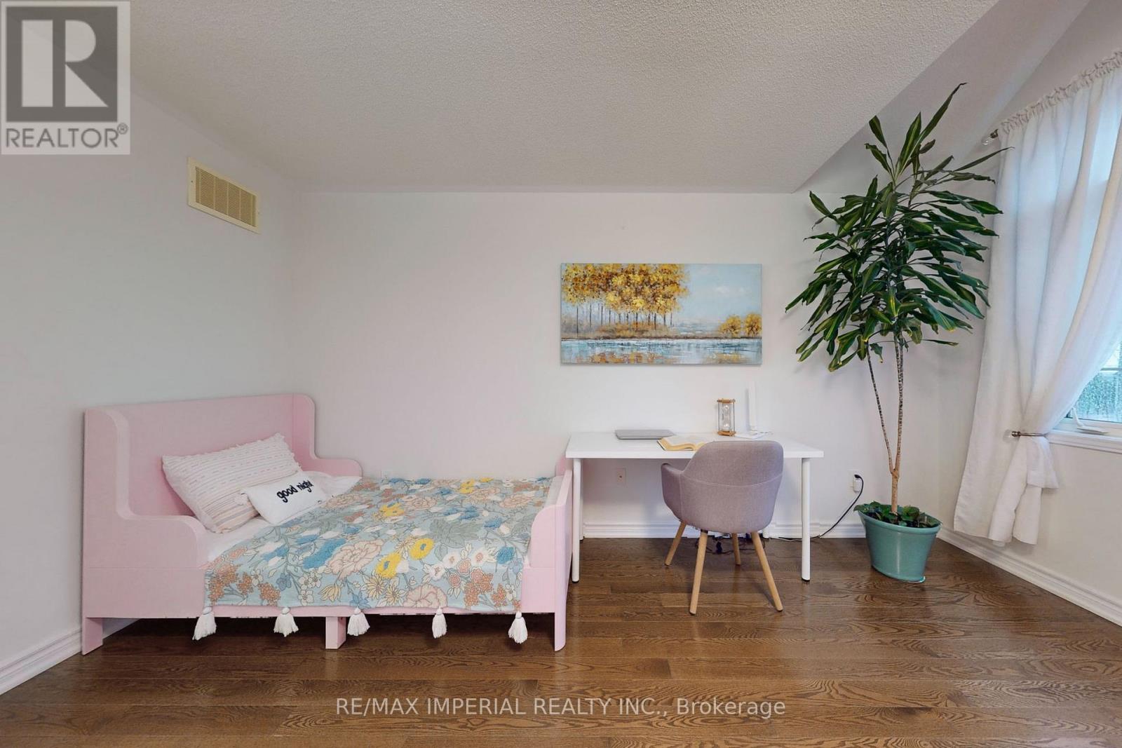 28 SPRUCE PINE CRESCENT - 24