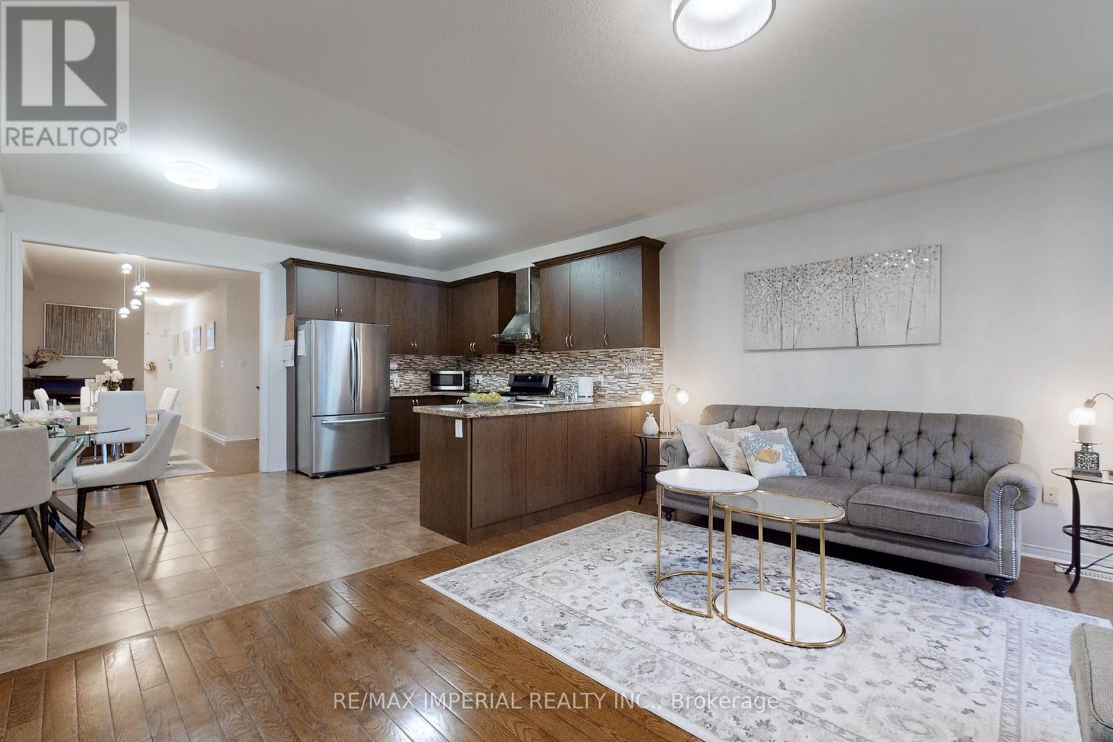 28 SPRUCE PINE CRESCENT - 3