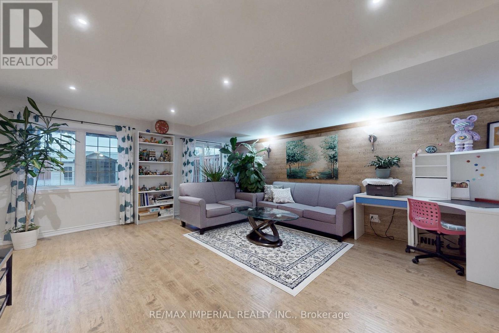 28 SPRUCE PINE CRESCENT - 33