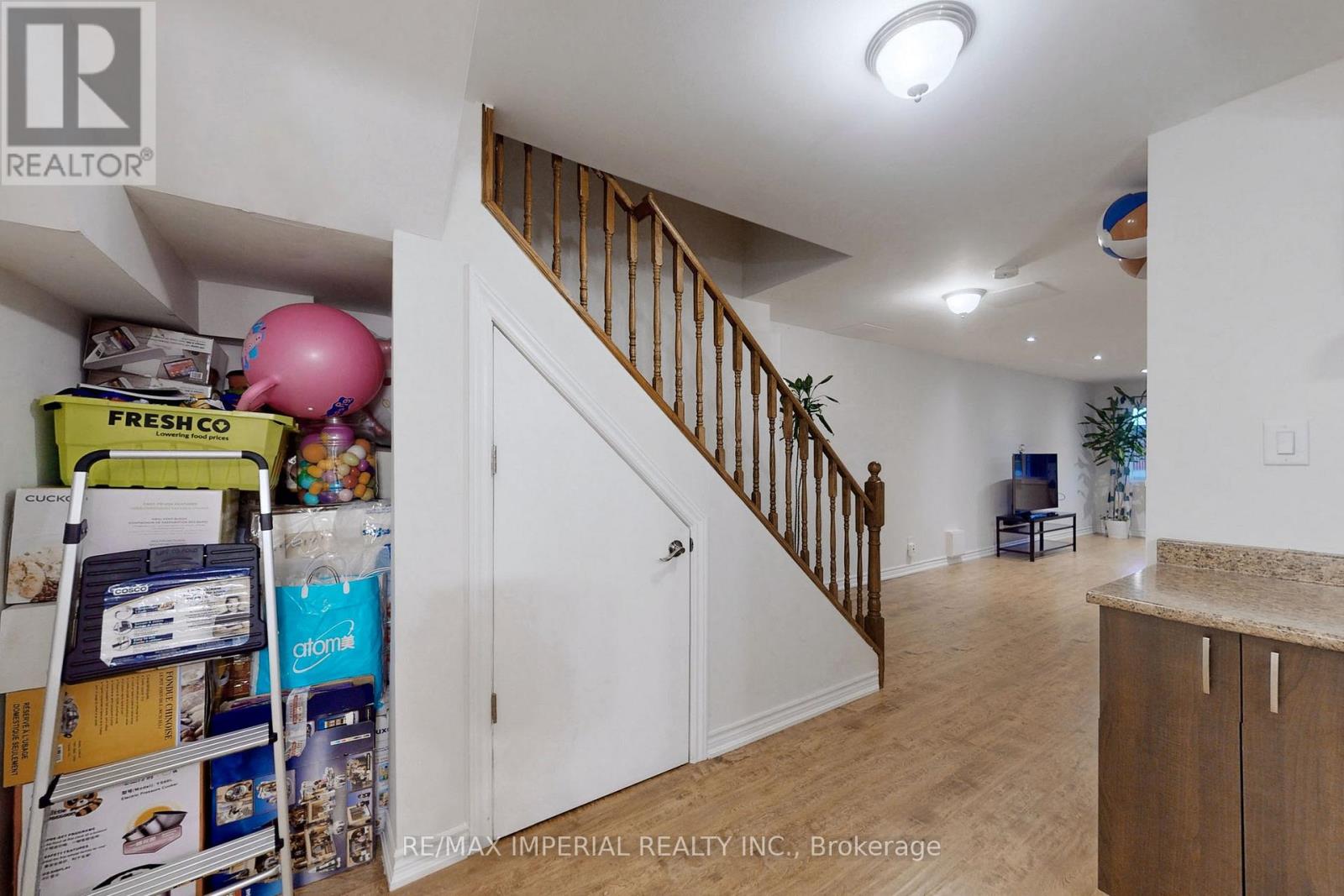 28 SPRUCE PINE CRESCENT - 37