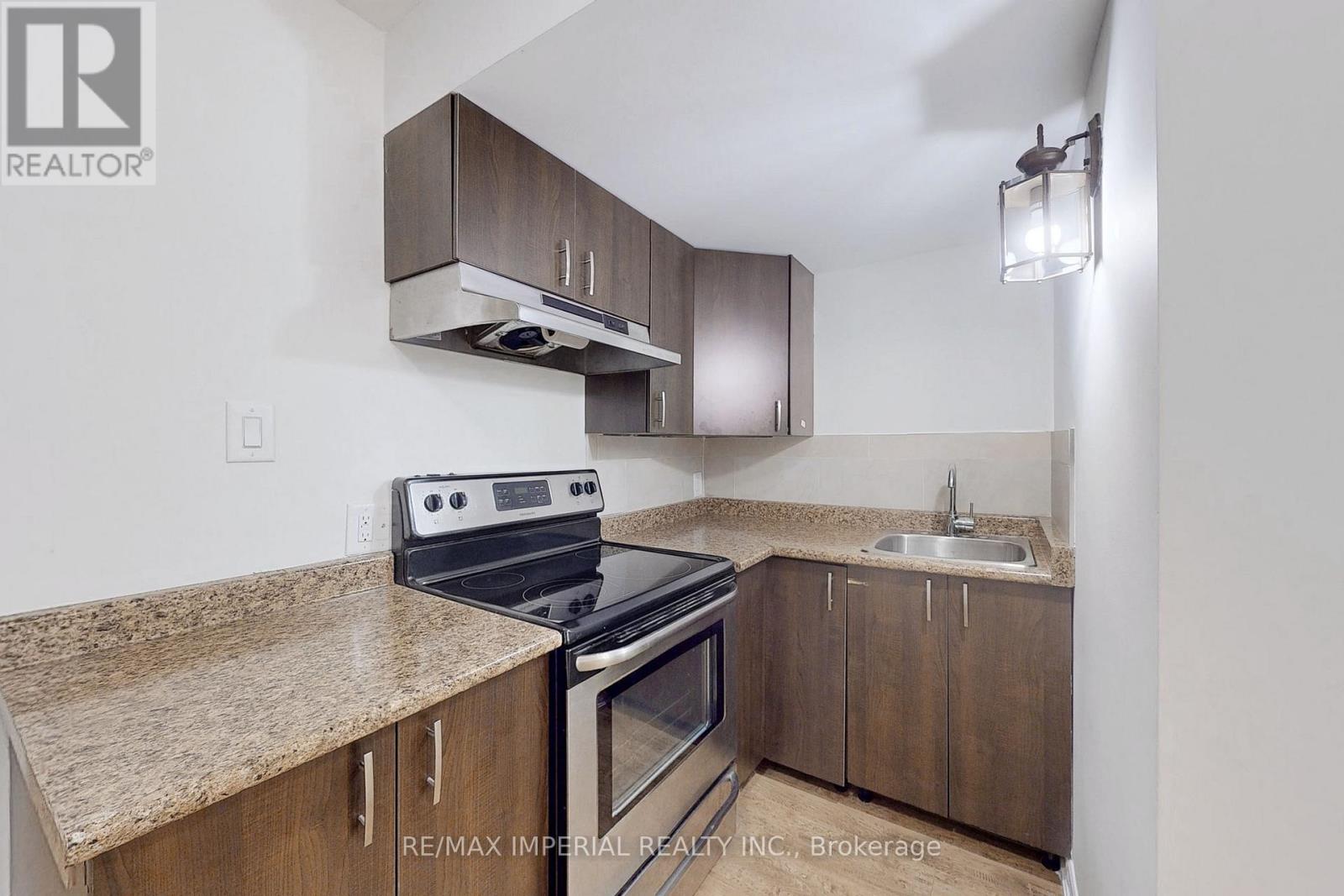 28 SPRUCE PINE CRESCENT - 38