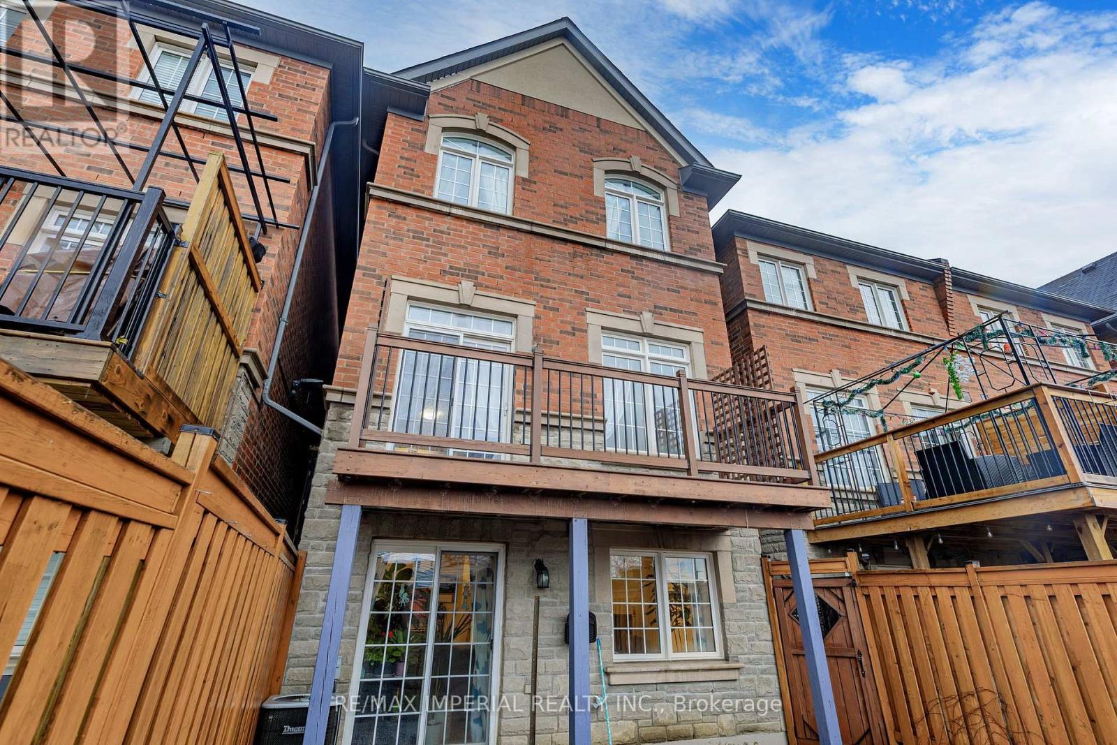 28 SPRUCE PINE CRESCENT - 47