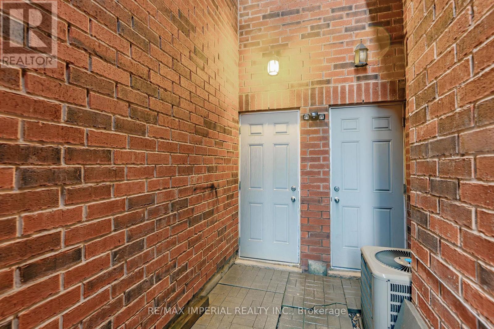 28 SPRUCE PINE CRESCENT - 49