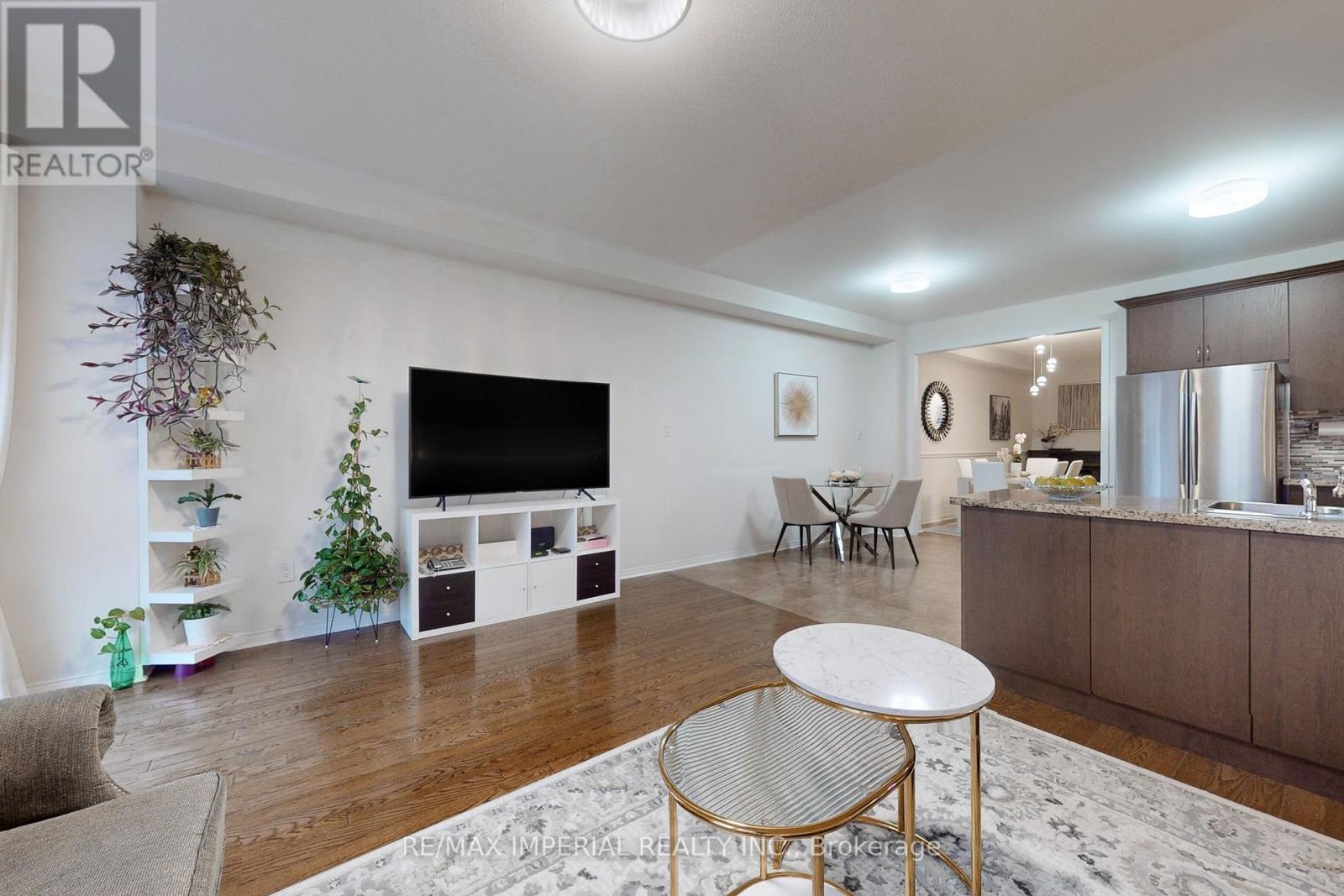 28 SPRUCE PINE CRESCENT - 5