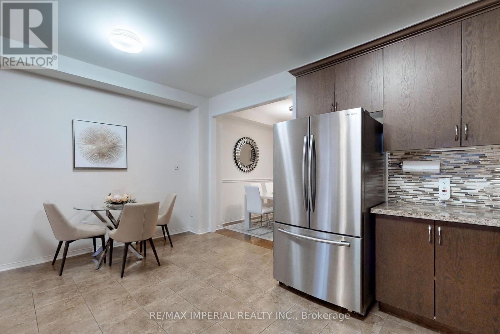 28 SPRUCE PINE CRESCENT - 7