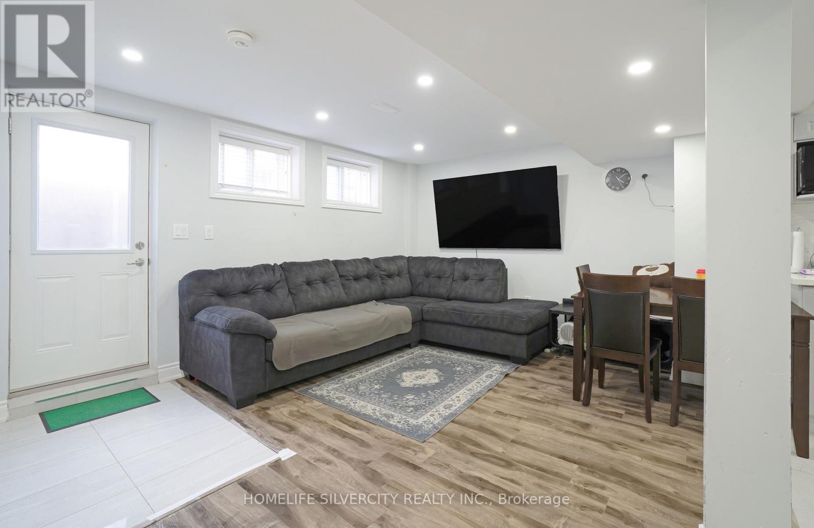 17 HENRY MOODY DRIVE - 40