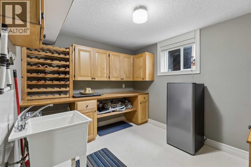 2404 29 Avenue SW - 30