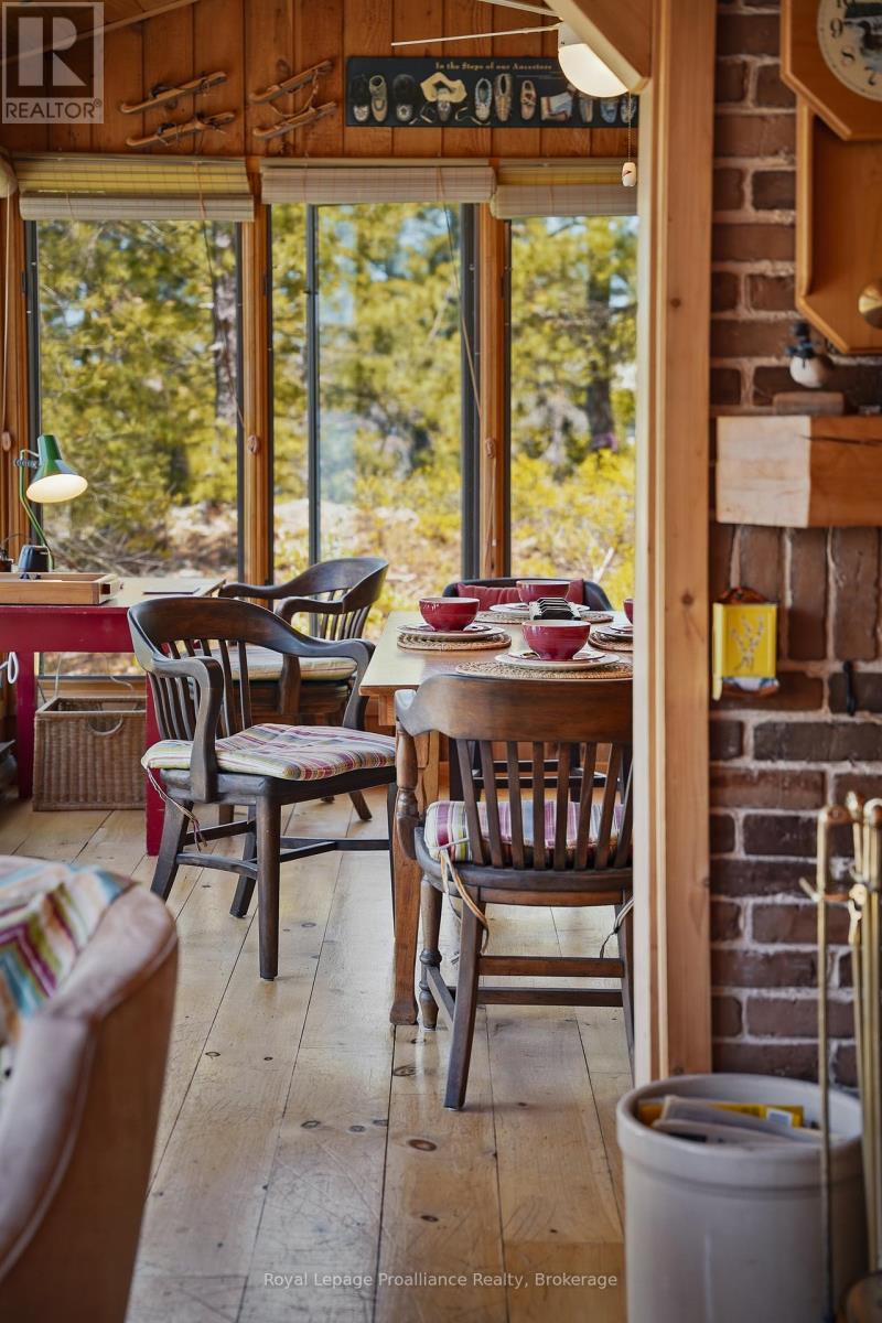 890 MAZINAW LAKE - 17