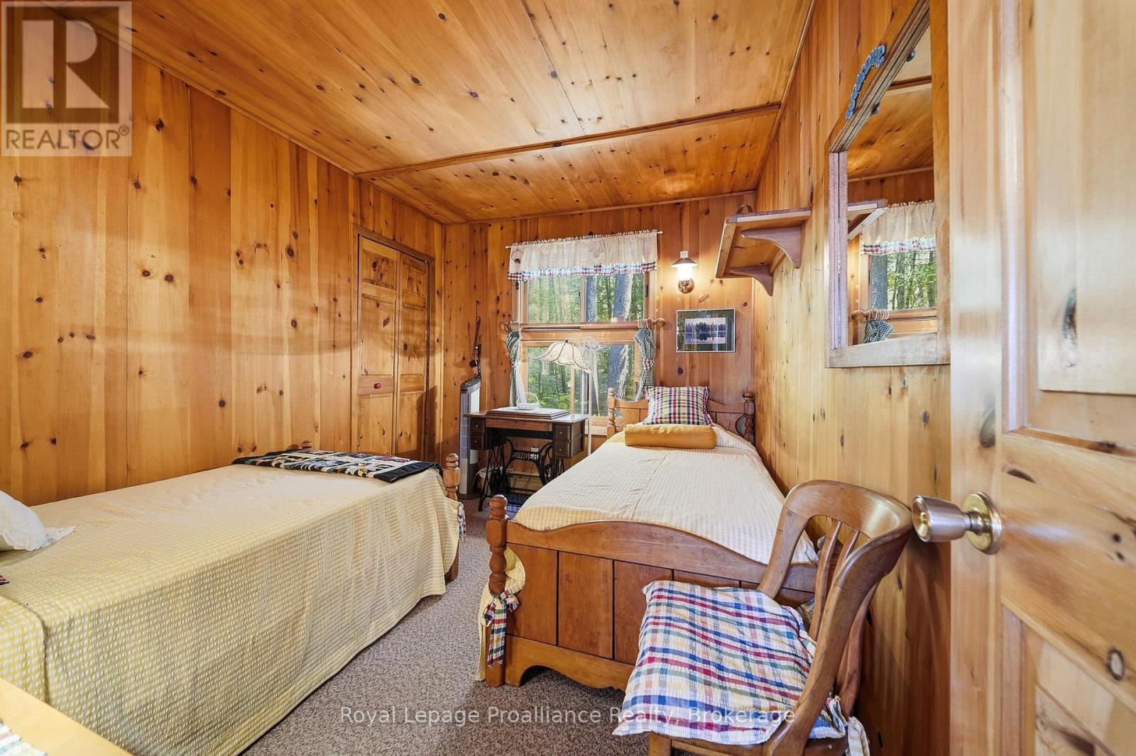 890 MAZINAW LAKE - 18
