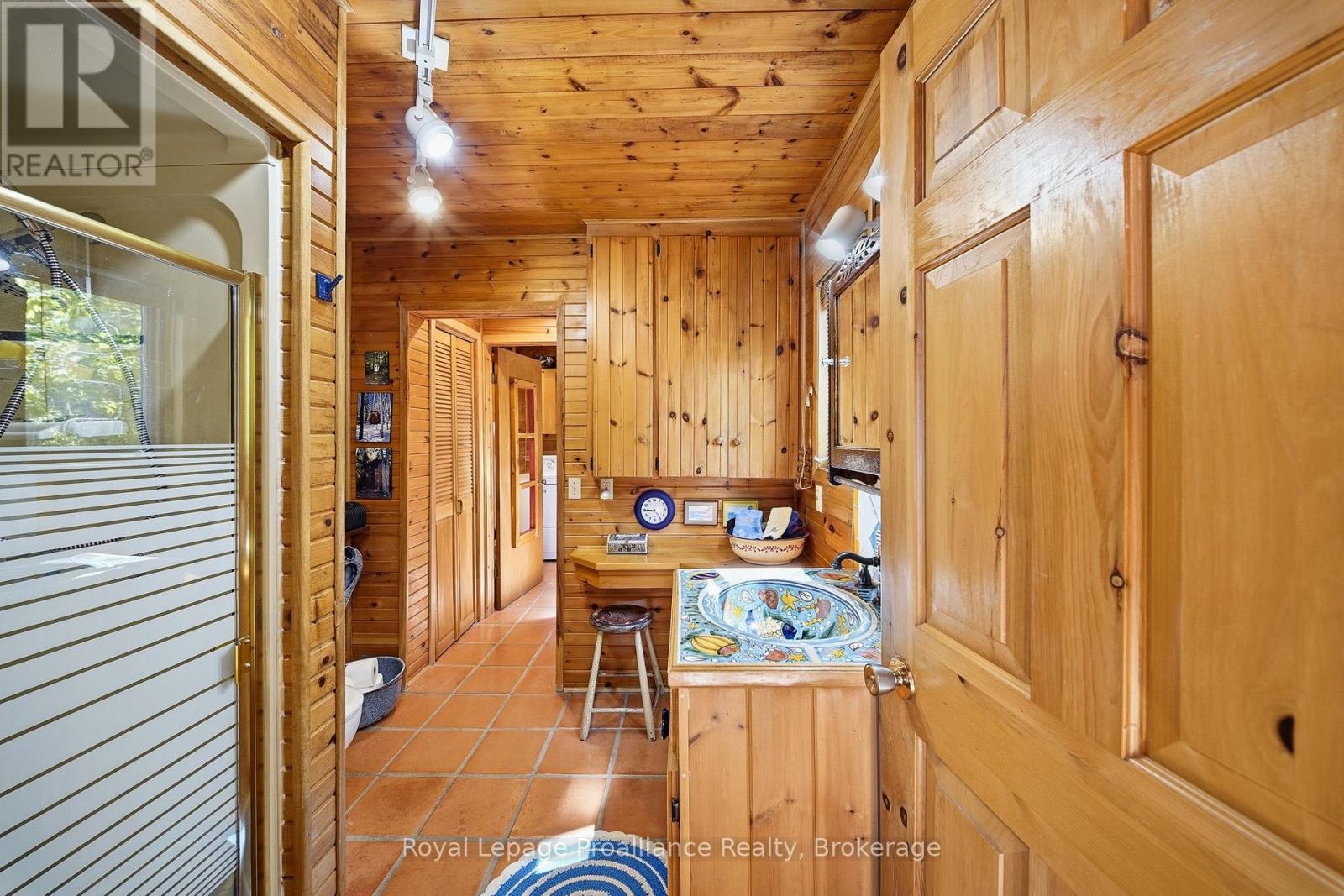 890 MAZINAW LAKE - 19