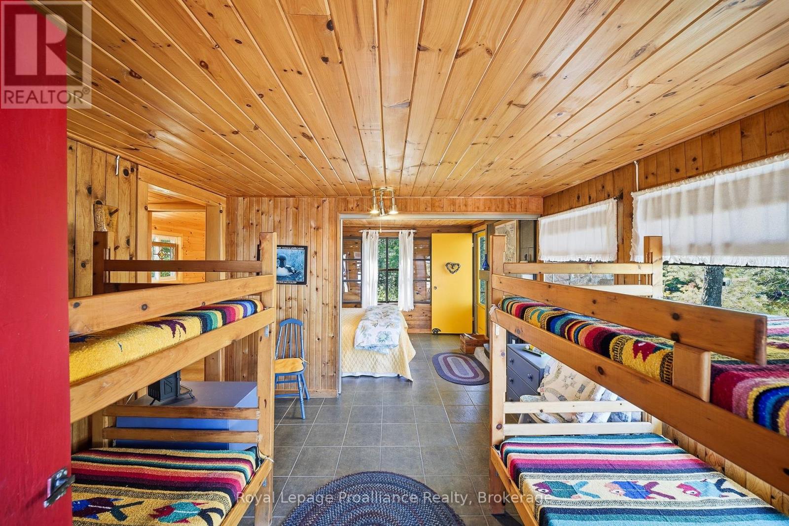 890 MAZINAW LAKE - 30