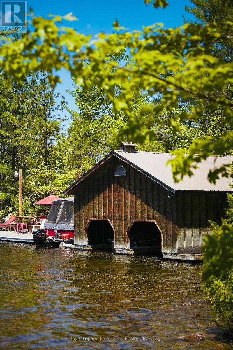 890 MAZINAW LAKE - 36