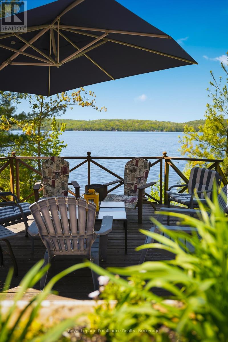 890 MAZINAW LAKE - 40