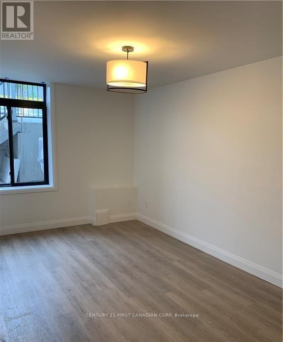 #7 3900 SAVOY STREET - 14