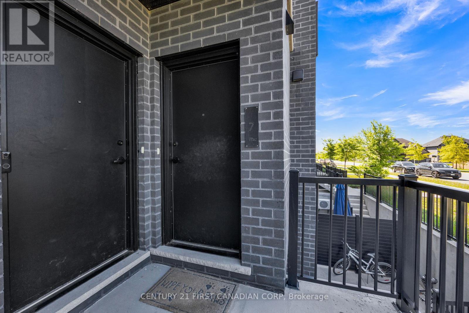 #7 3900 SAVOY STREET - 5